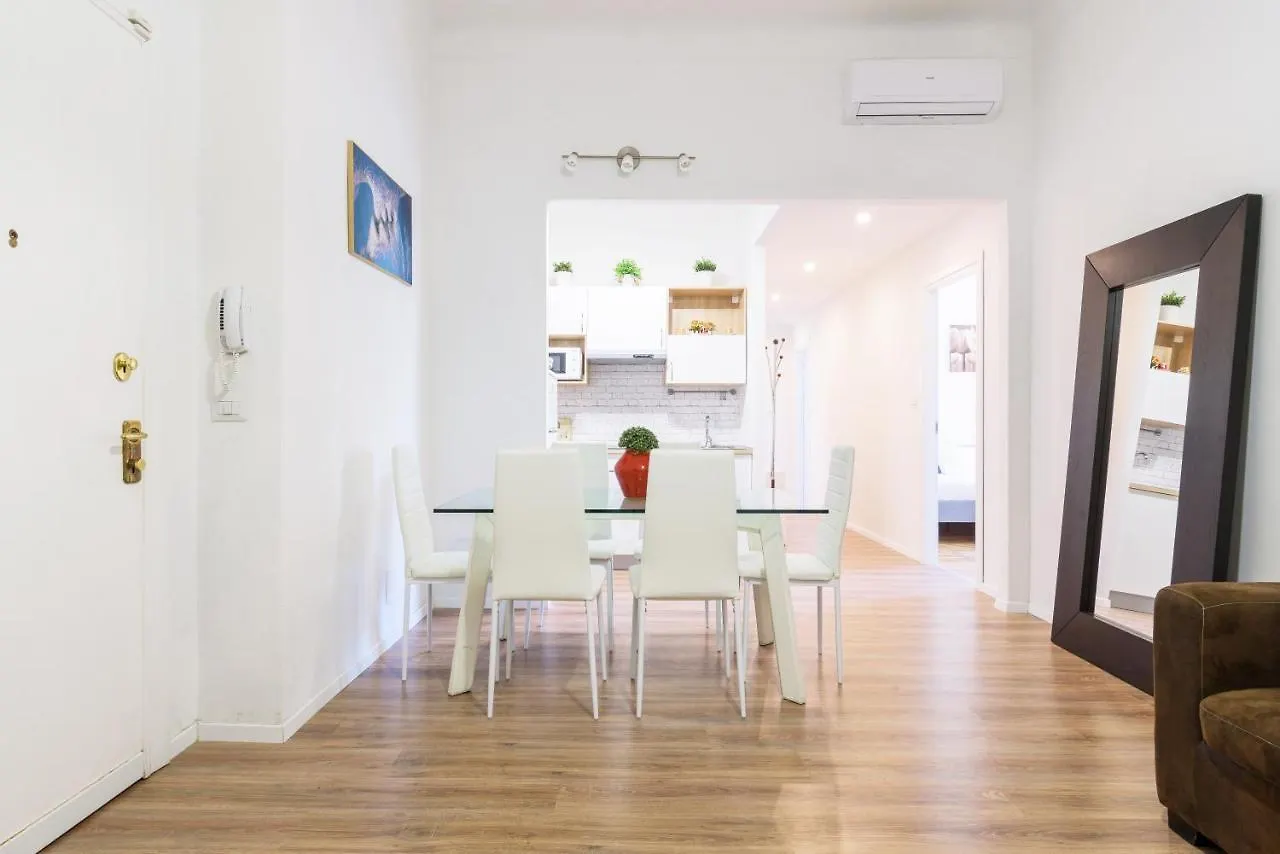 Hemeras Boutique Homes Exclusive 4Bdr Close To Duomo 밀라노